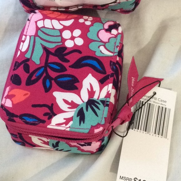 Vera Bradley Lunch Bunch & Travel Pill Case - Picture 4 of 5